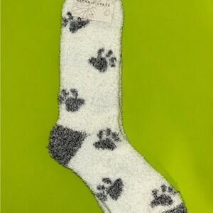 NWT Altar’d State Cozy Paw Print Socks